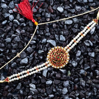 Radiant Circle Pearl Maang Tikka